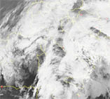 immagine meteosat che mostra le intense correnti sciroccali che risalgono la Penisola col loro carico di pioggia