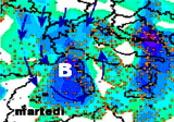 cartina cromatica che mostra il vortice ciclonico sul mar Tirreno e la mappa delle precipitazioni sulla Penisola