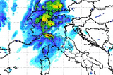 mappa cromatica delle precipitazioni associate al fronte temporalesco a nord dell'arco alpino