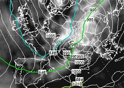 La cartina isobarica mostra la discesa di aria fredda polare verso l'Europa centrale.