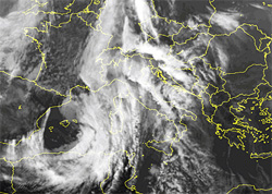 immagine del satellite eumetsat  che mostra il nucleo perturbato in arrivo nel bacino del Mediterraneo