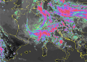 immagine satellitare che mostra le precipitazioni in atto sull'Italia
