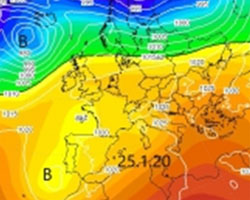 cartina cromatica che mostra il campo anticiclonico esteso sul MEditeraneo ed Europa centrale