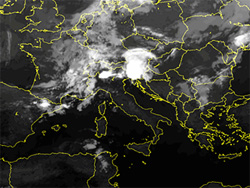 mappa satellitare Europea in cui  visibile la grossa nube temporalesca in formazione sul Varesotto