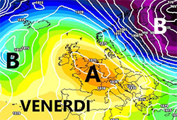 cartina cromatica che mostra l'area anticiclonica presente sull'Italia