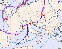 Cartina isobarica che mostra i fronti perturbati in arrivo sulla Penisola.