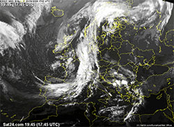 Immagine satellitare che mostra la perturbazione Atlantica in arrivo nel bacino del  Mediterraneo e sull'Italia