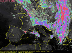 Immagine satellitare delle precipitazioni in atto sull'Italia