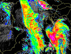 Immagine satellitare che mostra la perturbazione attiva sull'Italia