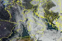 Immagine satellitare che mostra la perturbazione atlantica in arrivo sulla Penisola italiana